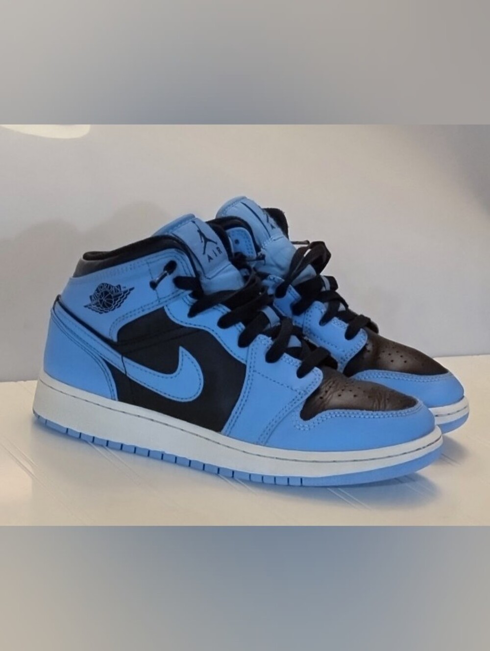 Air Jordan 1 Mid (GS) 'University Blue Black' DQ8423-401 Size 4.5Y